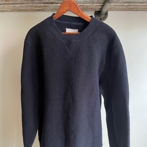 Everlane renew high pile fleece sweatshirt. Size XL. 25” armpit to armpit